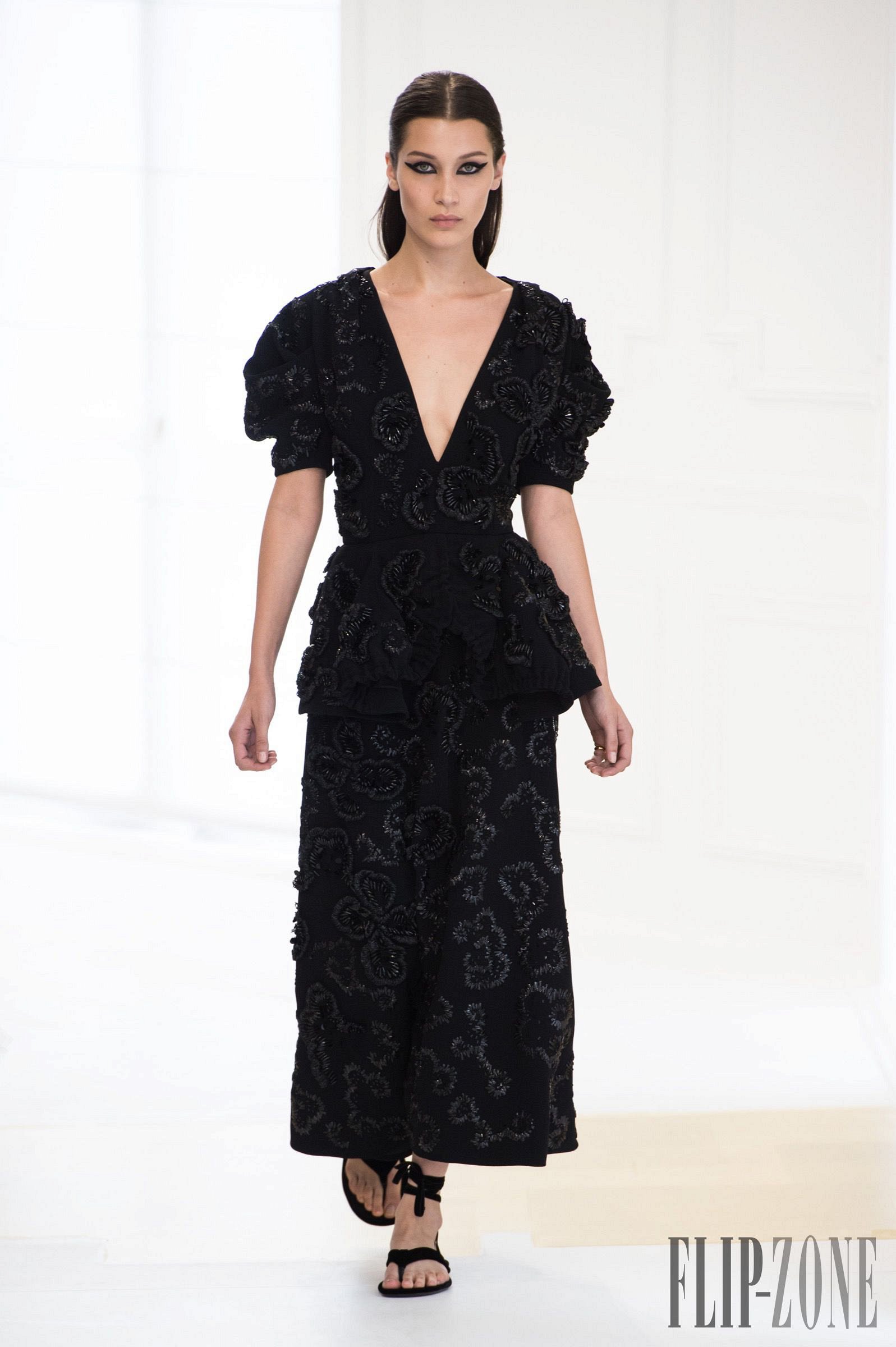 Evenings in Black Couture - A selection of 18 gowns from Haute Couture